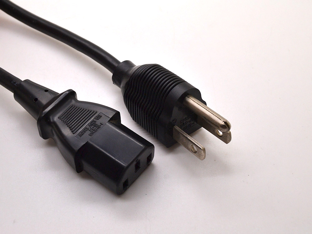 American three-plugged suffix power plug